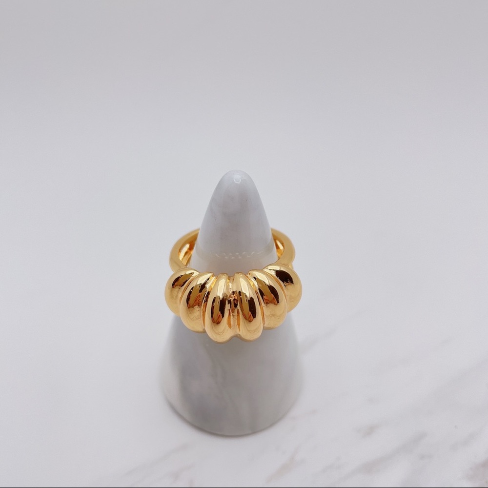 18K gold plated croissant ring - Picture 8 of 8